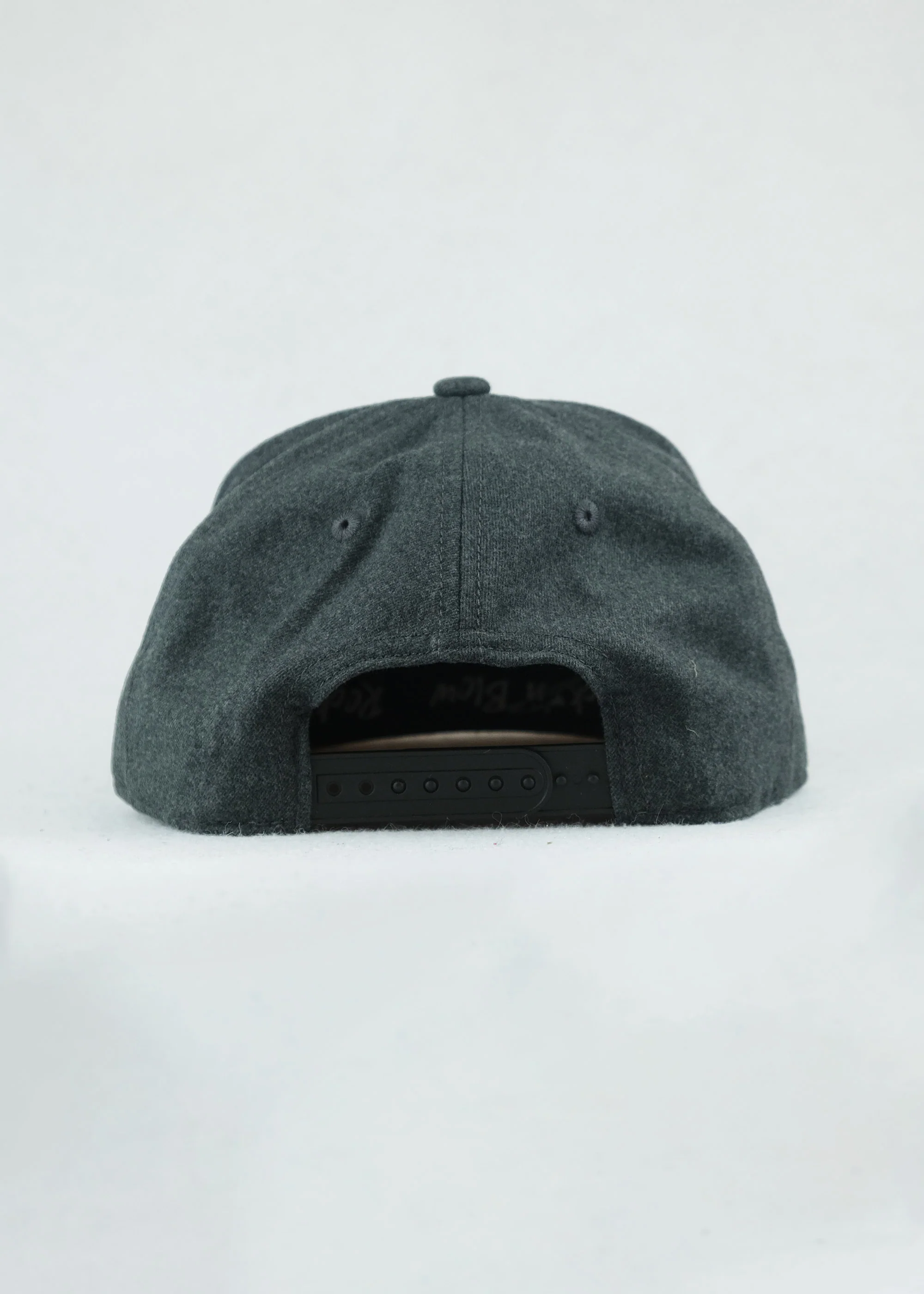 Cap "d´Hundskrippln: Lederhosnamore" - dunkelgrau (Snapback) - Image 4