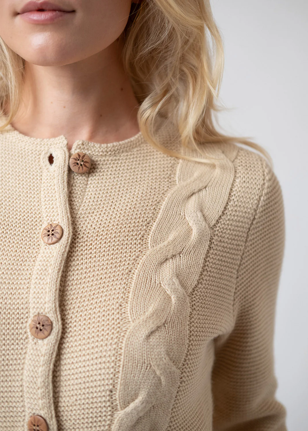 Strickjacke "Martha" - hellbraun - Image 4