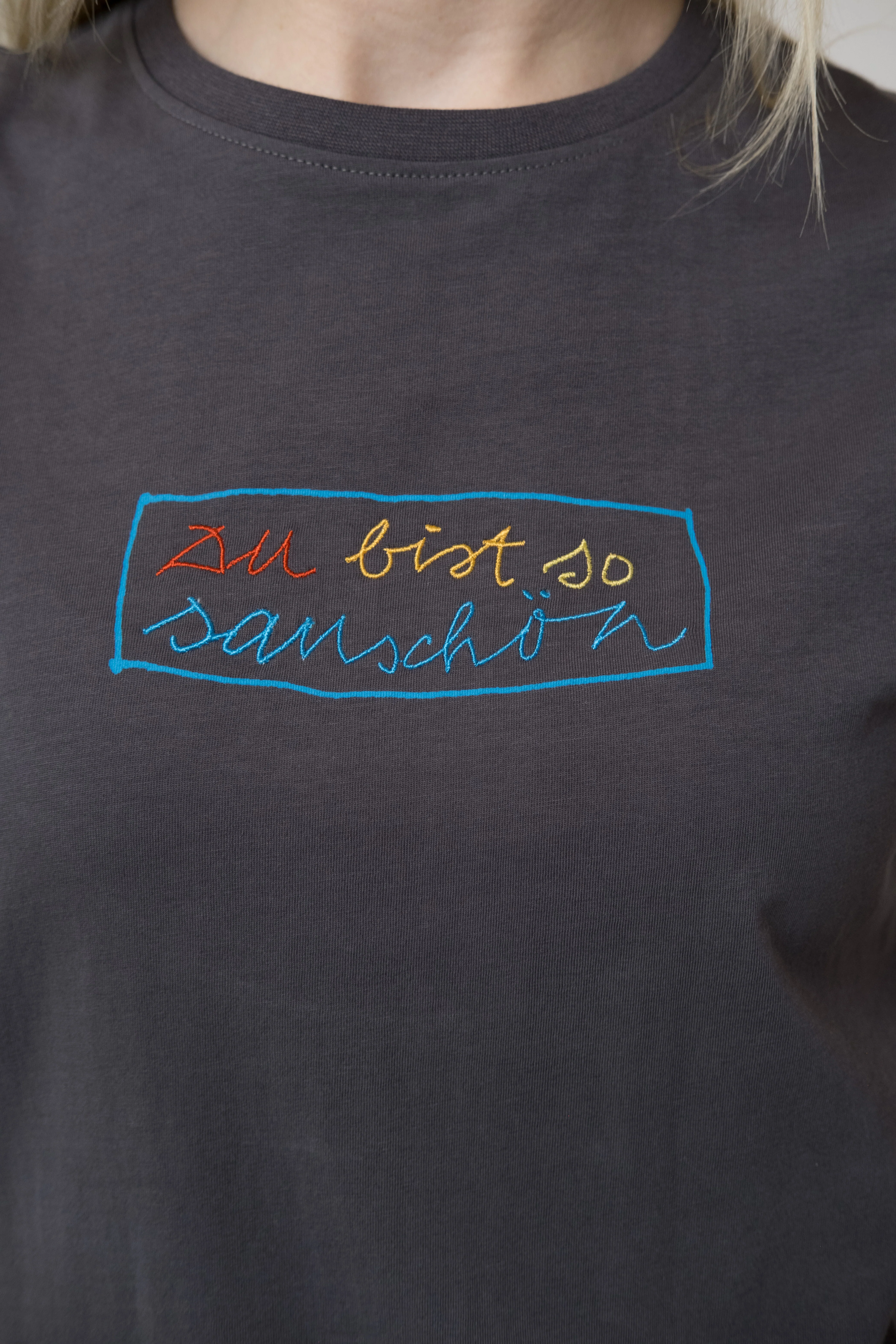 T-Shirt "Sauschön" - dunkelgrau - Image 4